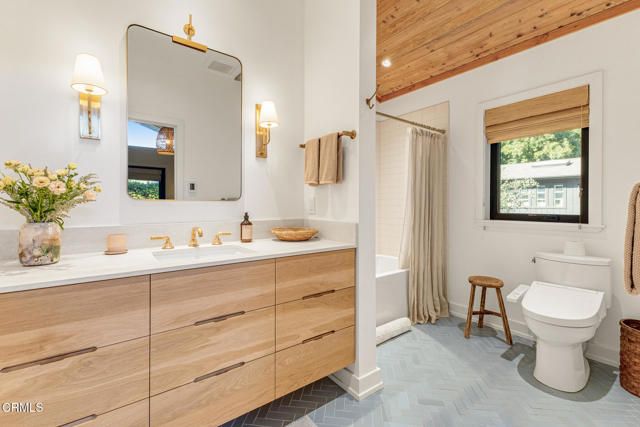 1015 W El Roblar Drive, Ojai, CA 93023