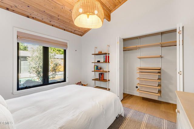 1015 W El Roblar Drive, Ojai, CA 93023