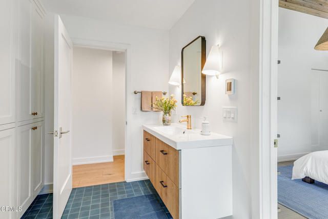 1015 W El Roblar Drive, Ojai, CA 93023