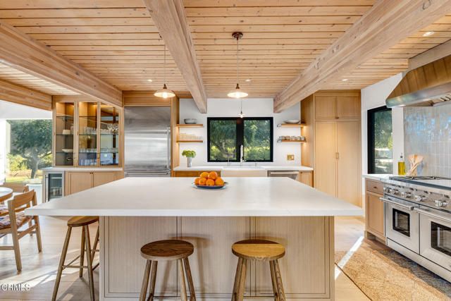 1015 W El Roblar Drive, Ojai, CA 93023