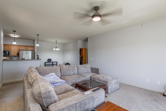 5315 PEBBLE BEACH DR 203, Columbia, MO 65201