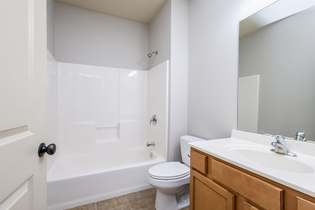 5315 PEBBLE BEACH DR 203, Columbia, MO 65201