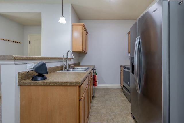 5315 PEBBLE BEACH DR 203, Columbia, MO 65201