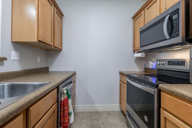 5315 PEBBLE BEACH DR 203, Columbia, MO 65201