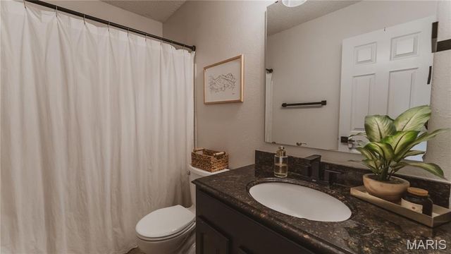 10 Four Winds Drive, St Peters, MO 63376