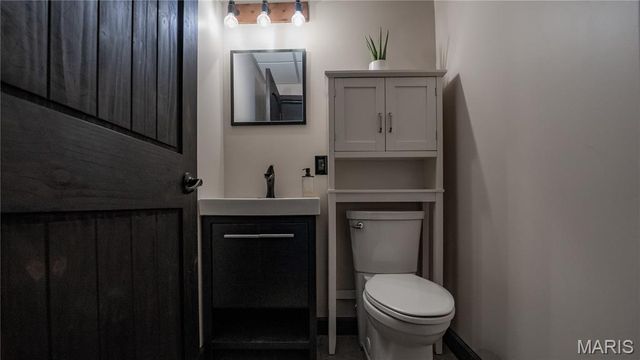 10 Four Winds Drive, St Peters, MO 63376