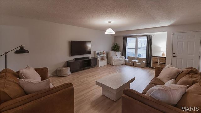 10 Four Winds Drive, St Peters, MO 63376