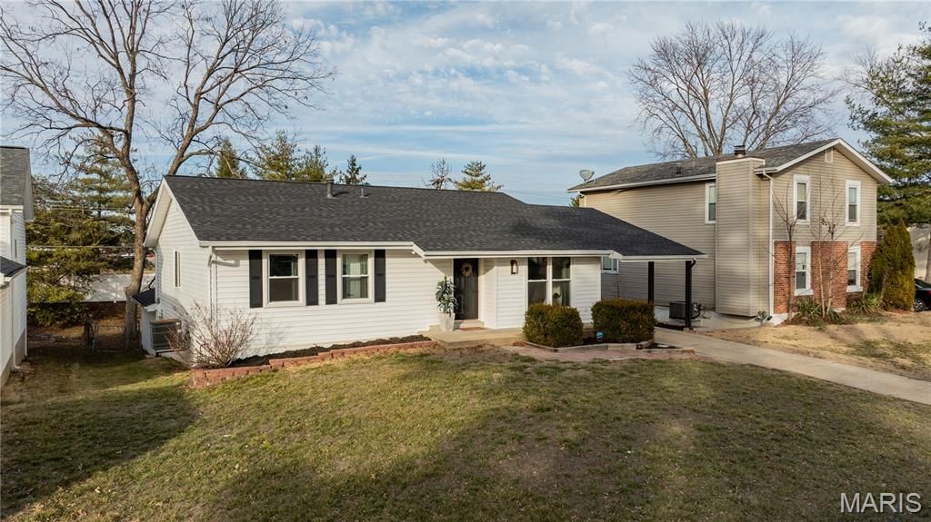 10 Four Winds Drive, St Peters, MO 63376