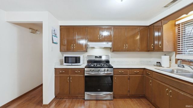 7210 Rollindale Drive, Fort Wayne, IN 46835