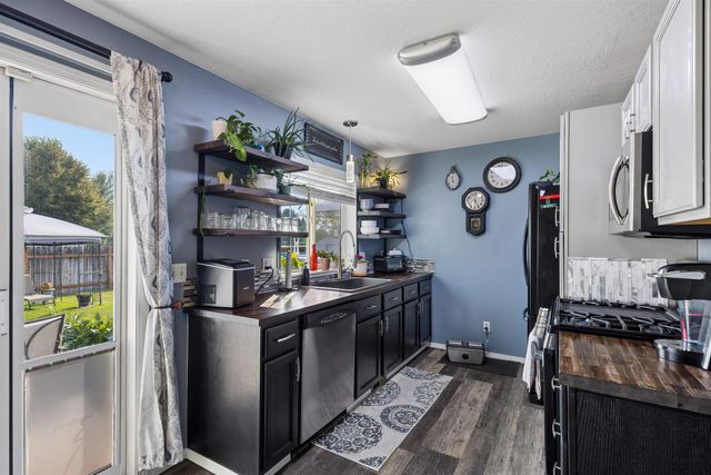 20216 E Grace Ln, Otis Orchards, WA 99027