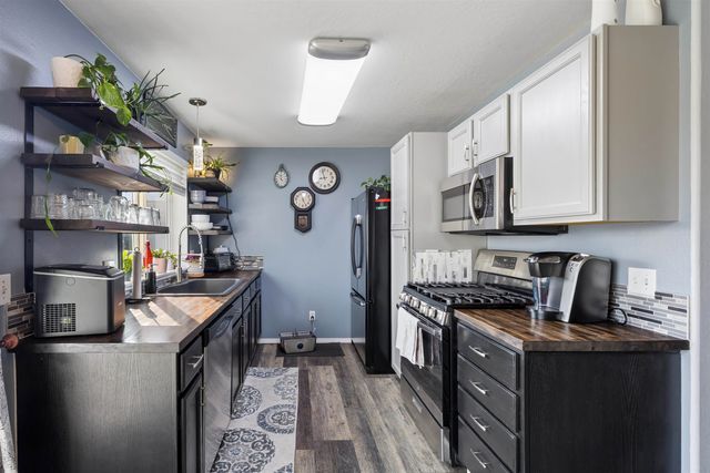 20216 E Grace Ln, Otis Orchards, WA 99027