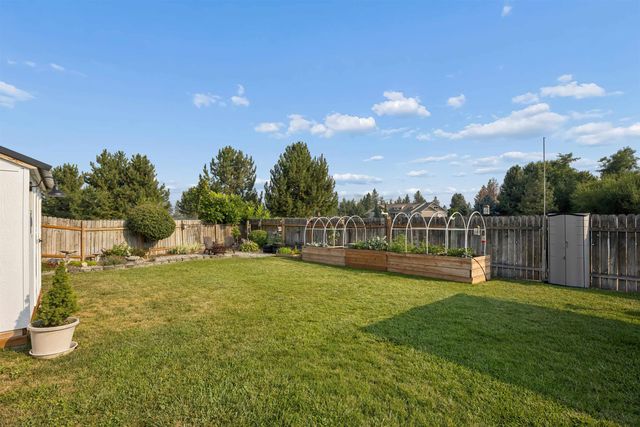 20216 E Grace Ln, Otis Orchards, WA 99027