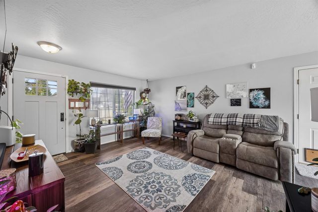 20216 E Grace Ln, Otis Orchards, WA 99027