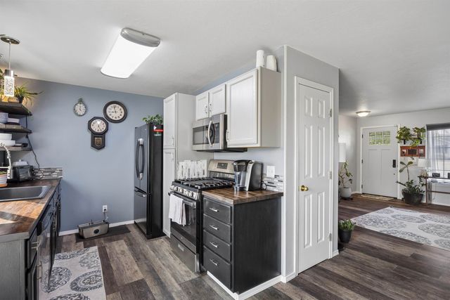 20216 E Grace Ln, Otis Orchards, WA 99027