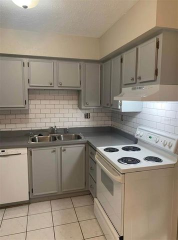 1025 APOLLO BEACH BOULEVARD B, Apollo Beach, FL 33572
