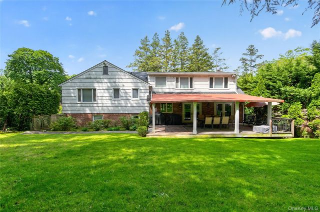 112 The Intervale, Roslyn Estates, NY 11576