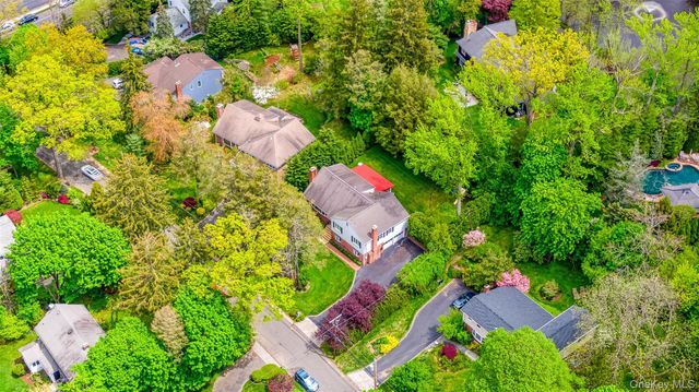 112 The Intervale, Roslyn Estates, NY 11576