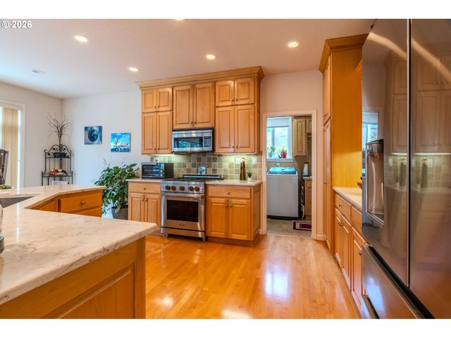 8354 Sw 187TH Ave, Beaverton, OR 97007