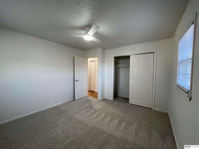 5329 S 105th Street, Omaha, NE 68127