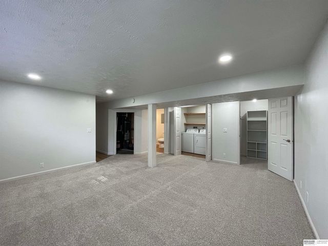 5329 S 105th Street, Omaha, NE 68127
