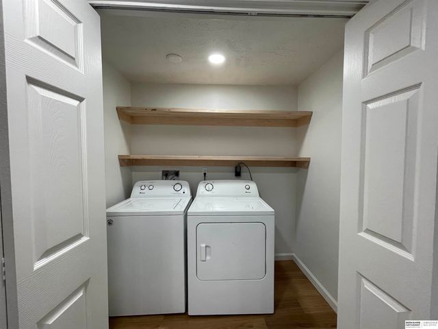 5329 S 105th Street, Omaha, NE 68127