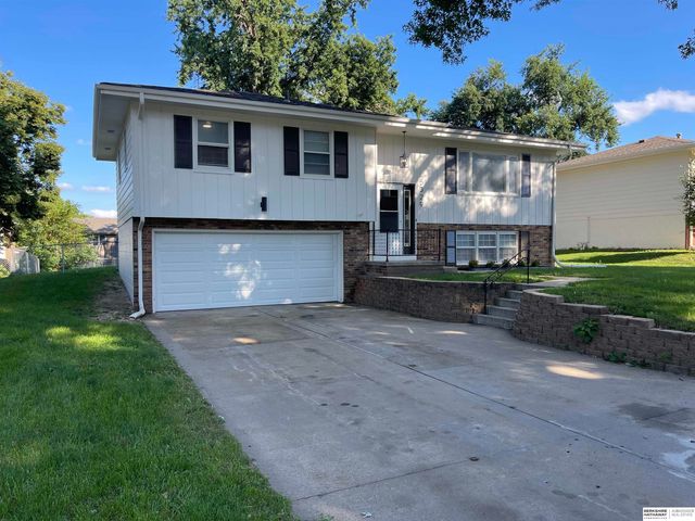 5329 S 105th Street, Omaha, NE 68127