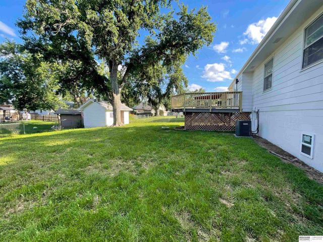 5329 S 105th Street, Omaha, NE 68127