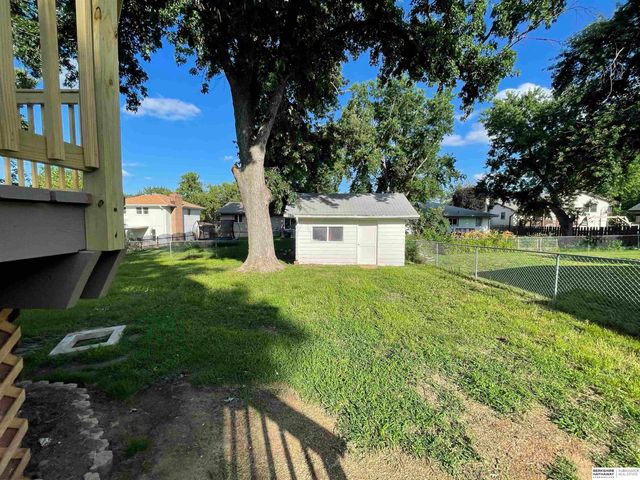 5329 S 105th Street, Omaha, NE 68127