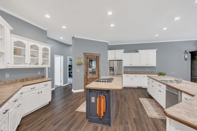2600 Little Bartons Creek Rd, Cumberland Furnace, TN 37051