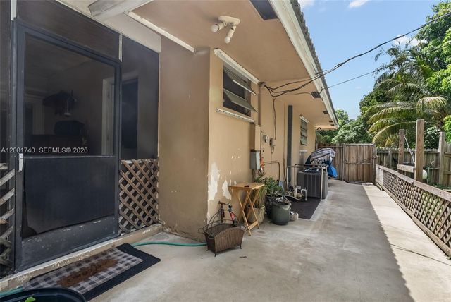 6105 SW 55th Court, Davie, FL 33314