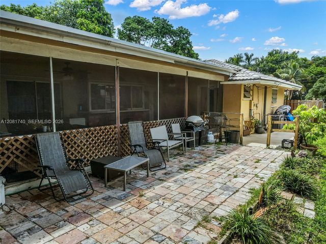 6105 SW 55th Court, Davie, FL 33314