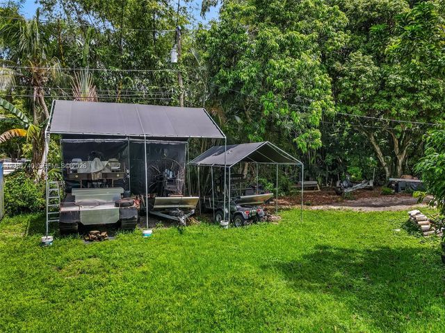 6105 SW 55th Court, Davie, FL 33314