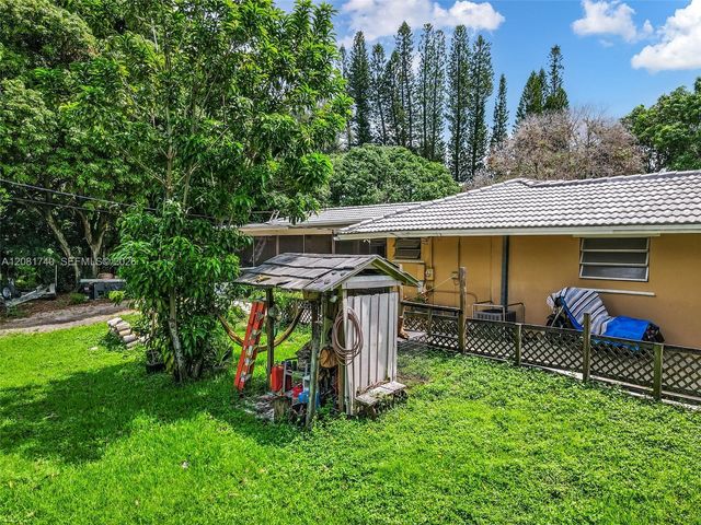 6105 SW 55th Court, Davie, FL 33314