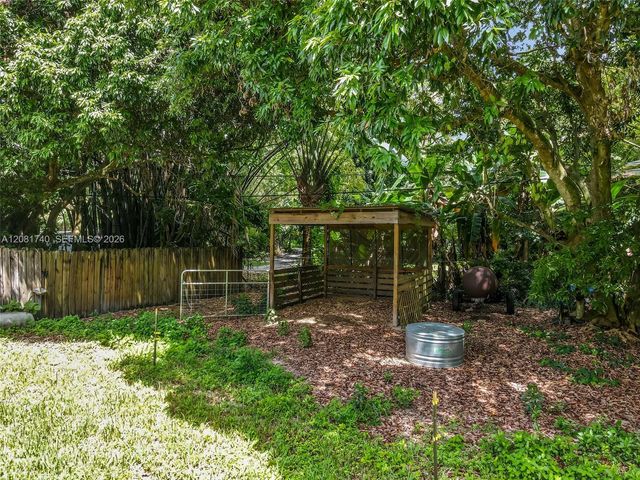 6105 SW 55th Court, Davie, FL 33314