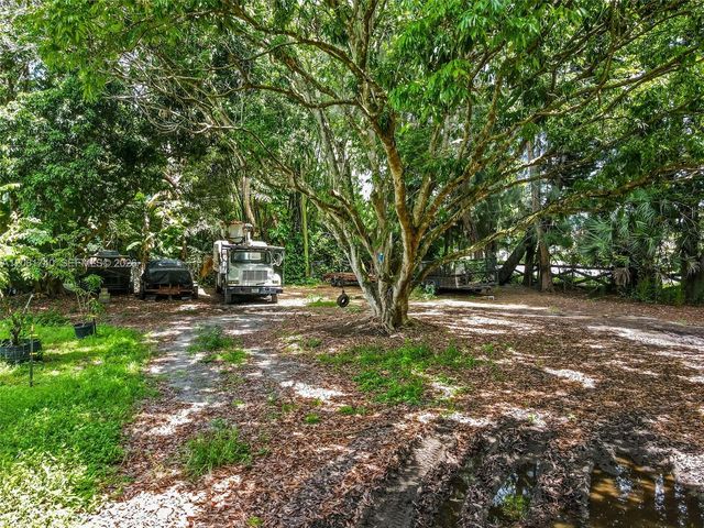 6105 SW 55th Court, Davie, FL 33314
