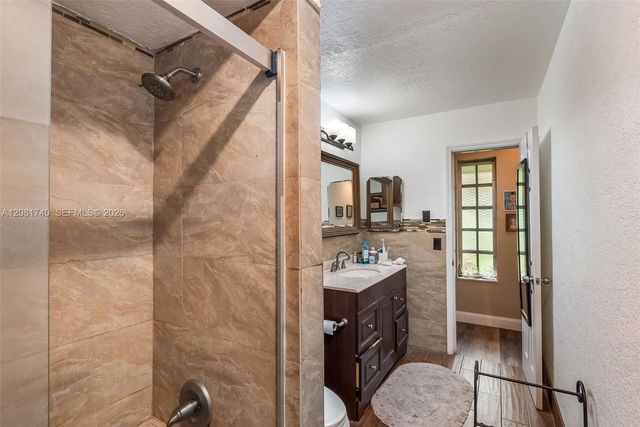 6105 SW 55th Court, Davie, FL 33314