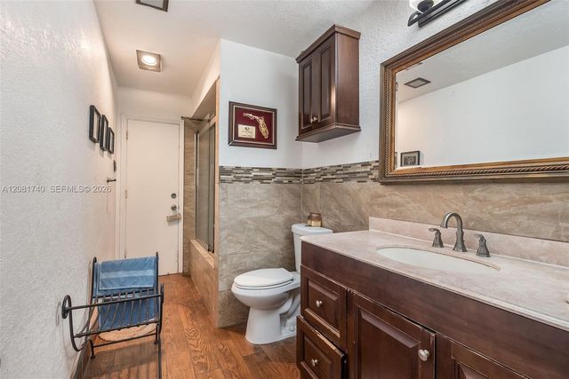 6105 SW 55th Court, Davie, FL 33314