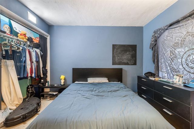 6105 SW 55th Court, Davie, FL 33314