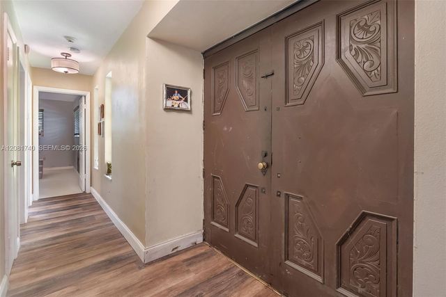 6105 SW 55th Court, Davie, FL 33314