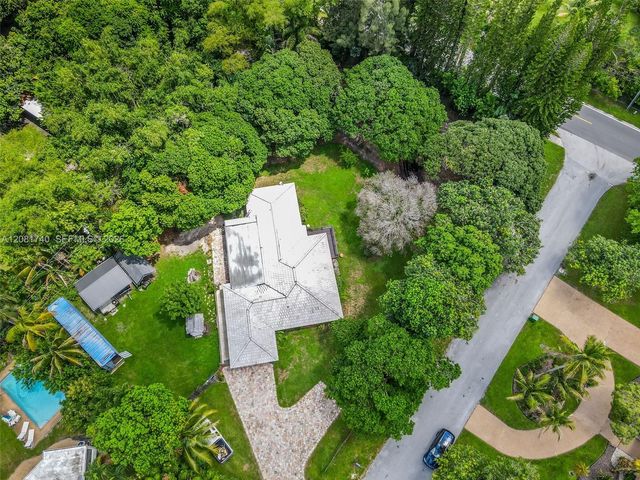 6105 SW 55th Court, Davie, FL 33314