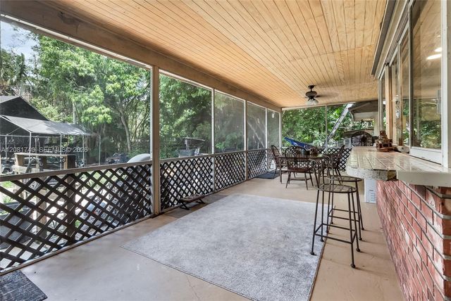 6105 SW 55th Court, Davie, FL 33314