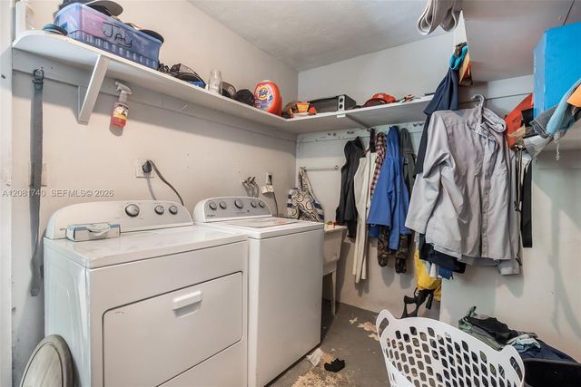 6105 SW 55th Court, Davie, FL 33314