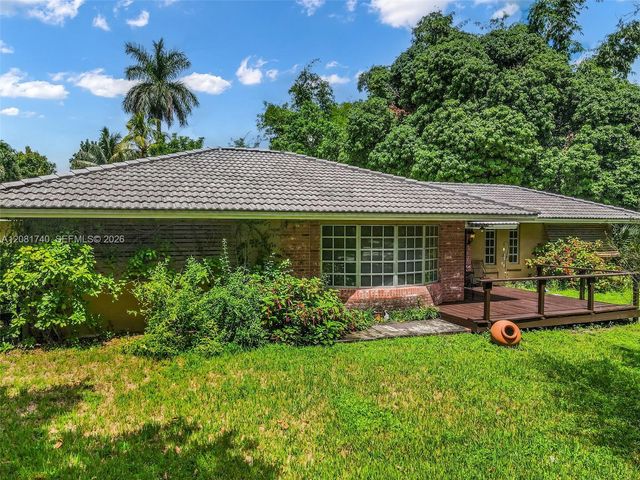 6105 SW 55th Court, Davie, FL 33314