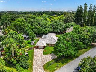 6105 SW 55th Court, Davie, FL 33314