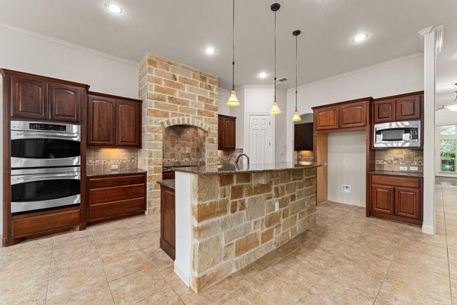 651 Shelf Rock RD, Driftwood, TX 78619