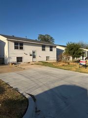 5331 NW Elm Ave, Lawton, OK 73505