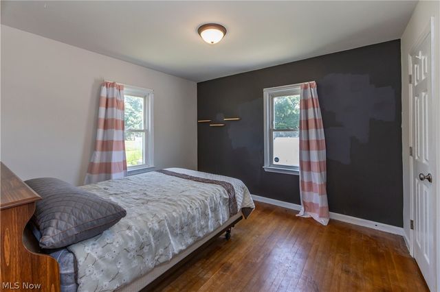 33 Pierce Avenue, Cuyahoga Falls, OH 44221