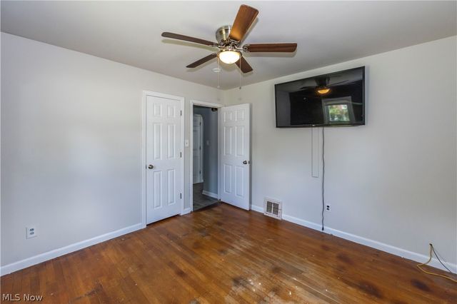 33 Pierce Avenue, Cuyahoga Falls, OH 44221