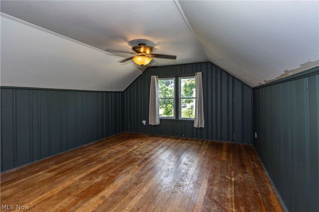 33 Pierce Avenue, Cuyahoga Falls, OH 44221