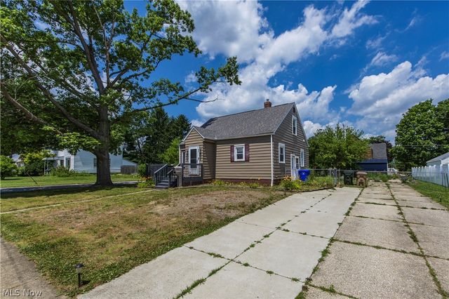 33 Pierce Avenue, Cuyahoga Falls, OH 44221